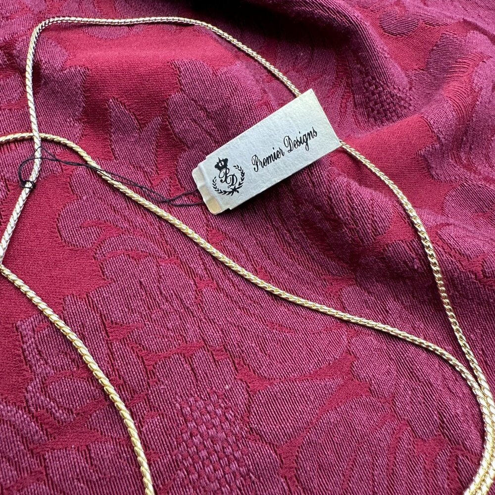 Premier Designs herringbone silver-tone necklace 30”.  With original tag. - Picture 12 of 13